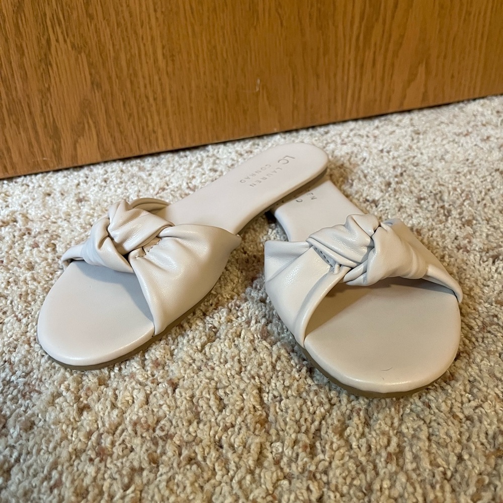 Cream/ light tan colored Lauren Conrad bow sandals